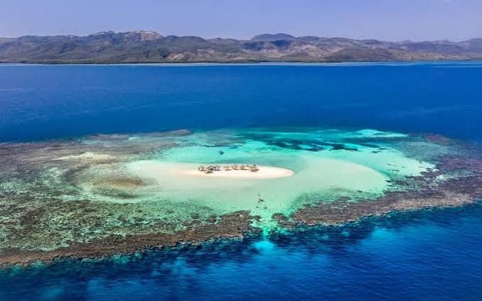 Cayo Arena sandbank off Punta Rucia